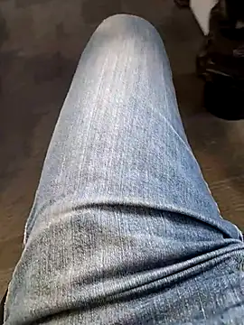 Snapshot of paradisiaquexxx chatting on 02-18-25, 12:17 paradisiaquexxx online show from 02-18-25, 12:17