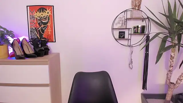 Snapshot of 1Sandy chatting on 12-17-24, 06:42 1Sandy online show from 12-17-24, 06:42