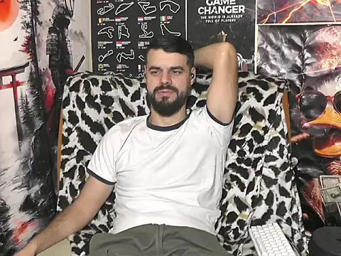 Snapshot of 00george chatting on 12-16-25, 07:52 00george online show from 12-16-25, 07:52