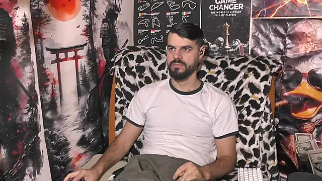 Snapshot of 00george chatting on 12-18-25, 01:28 00george online show from 12-18-25, 01:28