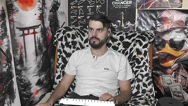 Snapshot of 00george chatting on 12-19-25, 09:00 00george online show from 12-19-25, 09:00