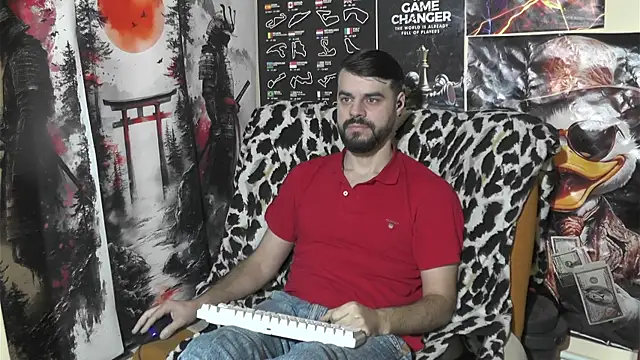 Snapshot of 00george chatting on 02-05-26, 07:46 00george online show from 02-05-26, 07:46