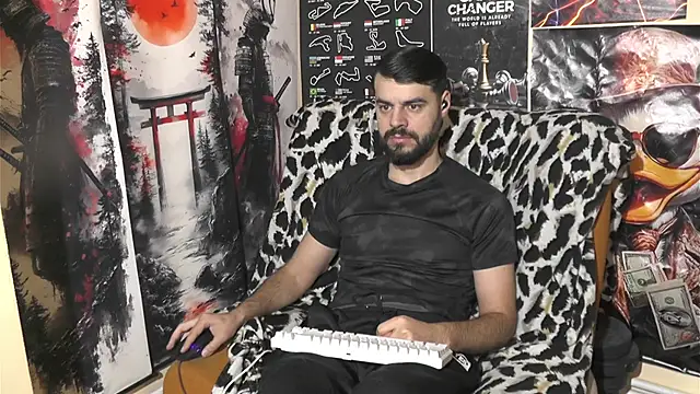 Snapshot of 00george chatting on 02-12-26, 05:30 00george online show from 02-12-26, 05:30