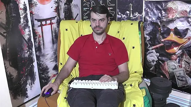 Snapshot of 00george chatting on 03-08-26, 08:18 00george online show from 03-08-26, 08:18