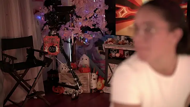 Nikki Torres online show from 11-06-25, 01:50