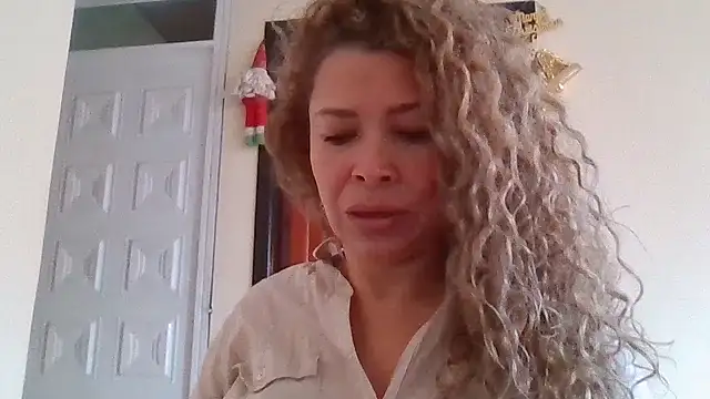 Snapshot of dalilasquirt1 chatting on 12-26-24, 03:20 dalilasquirt1 online show from 12-26-24, 03:20