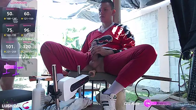 Snapshot of simon_and_david chatting on 03-12-25, 05:28 simon and david online show from 03-12-25, 05:28