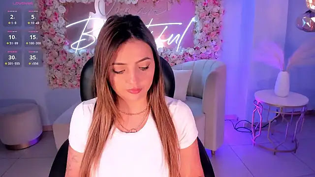 AmyWood online show from 01-11-25, 05:10