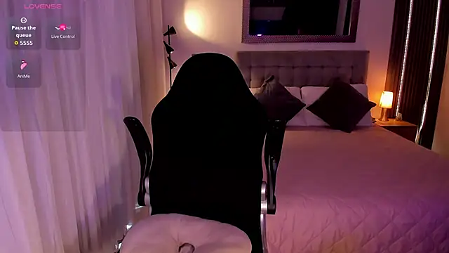 AmyWood online show from 09-30-25, 04:01