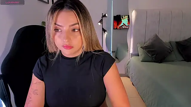 Snapshot of AmyWood chatting on 03-05-26, 06:48 AmyWood online show from 03-05-26, 06:48