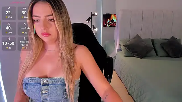 Snapshot of AmyWood chatting on 03-07-26, 03:31 AmyWood online show from 03-07-26, 03:31