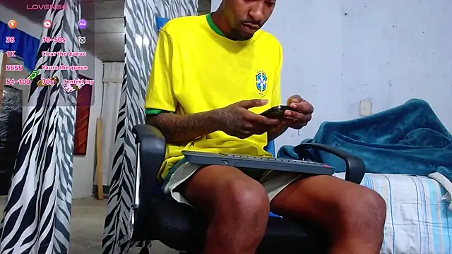 Snapshot of kilian_xx chatting on 03-24-26, 07:57 kilian xx online show from 03-24-26, 07:57