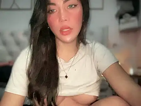 Snapshot of kristinestar chatting on 11-17-25, 03:01 kristinestar online show from 11-17-25, 03:01