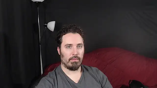 Snapshot of Metalstud chatting on 12-11-24, 01:26 Metalstud online show from 12-11-24, 01:26