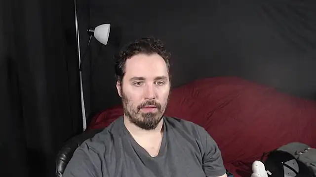 Snapshot of Metalstud chatting on 12-11-24, 11:21 Metalstud online show from 12-11-24, 11:21