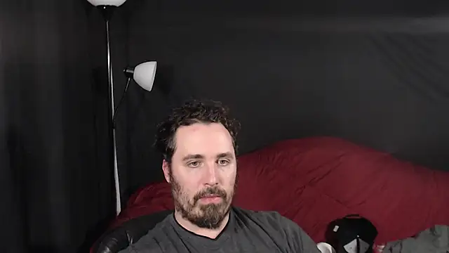 Snapshot of Metalstud chatting on 12-17-24, 01:50 Metalstud online show from 12-17-24, 01:50