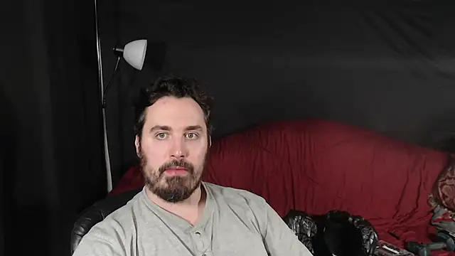 Snapshot of Metalstud chatting on 12-18-24, 11:30 Metalstud online show from 12-18-24, 11:30