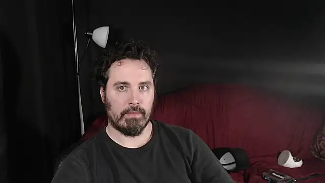 Snapshot of Metalstud chatting on 12-21-24, 03:58 Metalstud online show from 12-21-24, 03:58