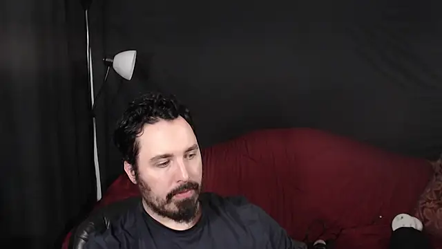 Snapshot of Metalstud chatting on 12-24-24, 01:27 Metalstud online show from 12-24-24, 01:27