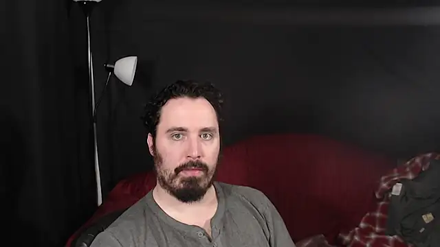 Snapshot of Metalstud chatting on 12-28-24, 03:04 Metalstud online show from 12-28-24, 03:04