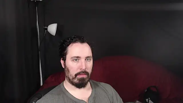 Snapshot of Metalstud chatting on 12-28-24, 09:08 Metalstud online show from 12-28-24, 09:08