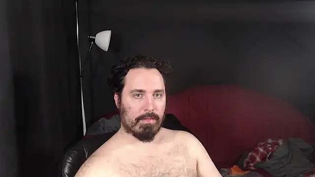 Snapshot of Metalstud chatting on 01-04-25, 04:55 Metalstud online show from 01-04-25, 04:55