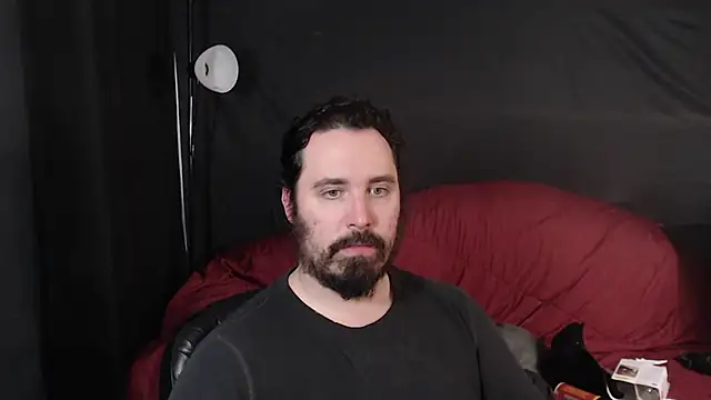 Snapshot of Metalstud chatting on 01-11-25, 01:37 Metalstud online show from 01-11-25, 01:37