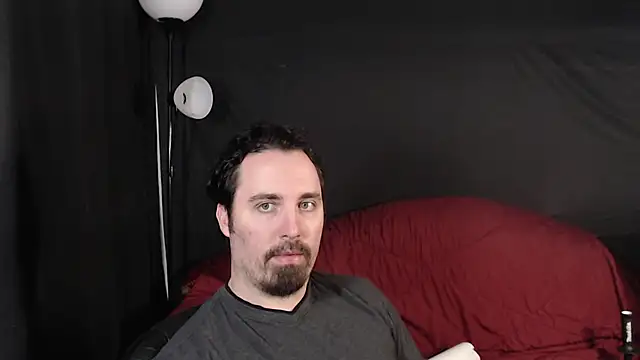 Snapshot of Metalstud chatting on 01-19-25, 12:49 Metalstud online show from 01-19-25, 12:49