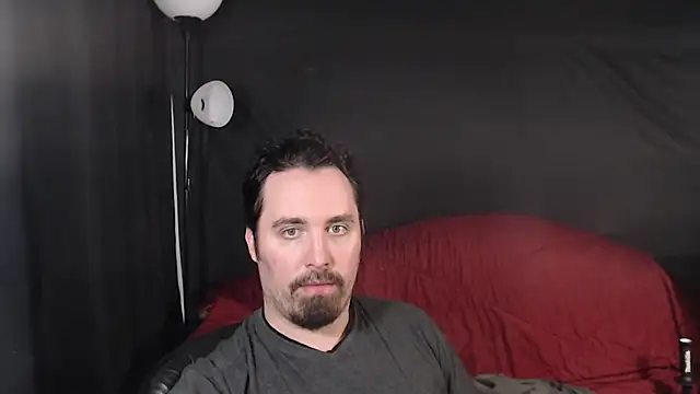 Snapshot of Metalstud chatting on 01-20-25, 01:18 Metalstud online show from 01-20-25, 01:18