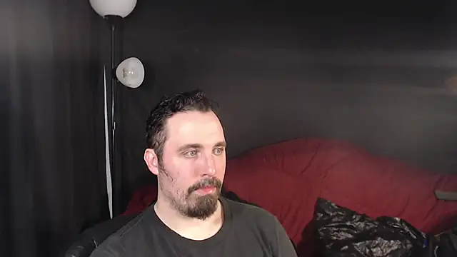 Snapshot of Metalstud chatting on 02-07-25, 03:23 Metalstud online show from 02-07-25, 03:23