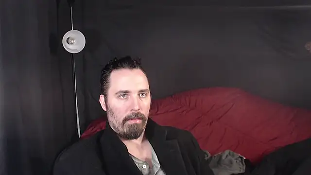 Snapshot of Metalstud chatting on 02-21-25, 02:06 Metalstud online show from 02-21-25, 02:06