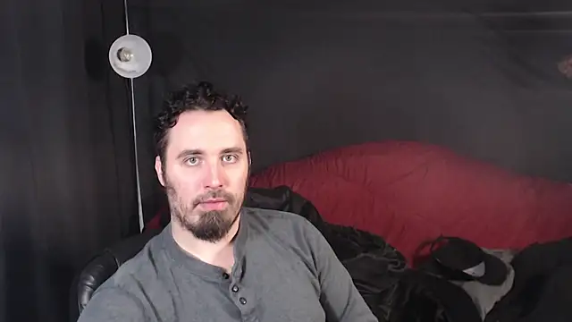 Snapshot of Metalstud chatting on 02-23-25, 02:07 Metalstud online show from 02-23-25, 02:07