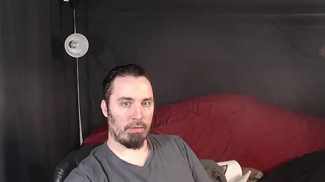 Snapshot of Metalstud chatting on 02-24-25, 03:53 Metalstud online show from 02-24-25, 03:53