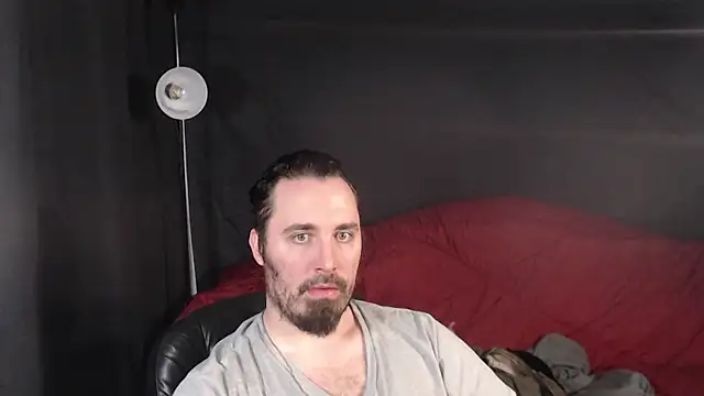 Snapshot of Metalstud chatting on 02-28-25, 02:53 Metalstud online show from 02-28-25, 02:53