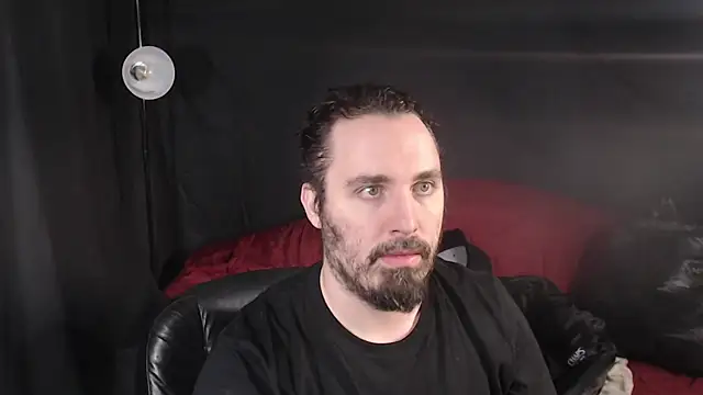 Snapshot of Metalstud chatting on 03-04-25, 02:42 Metalstud online show from 03-04-25, 02:42