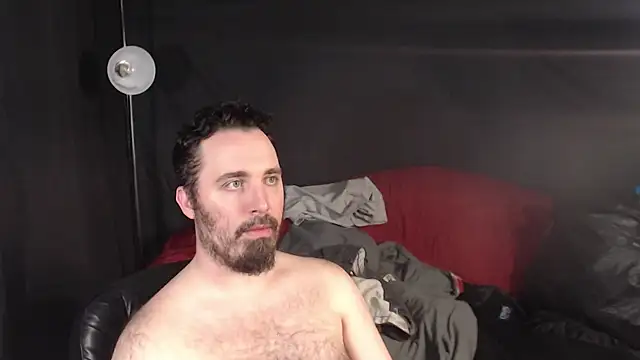 Snapshot of Metalstud chatting on 03-06-25, 06:08 Metalstud online show from 03-06-25, 06:08