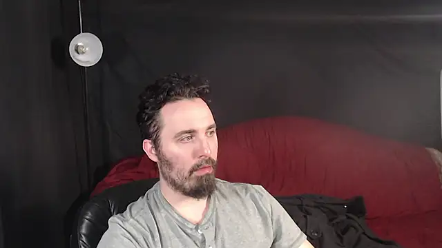 Snapshot of Metalstud chatting on 03-09-25, 12:31 Metalstud online show from 03-09-25, 12:31