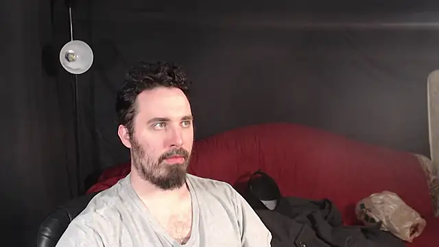 Snapshot of Metalstud chatting on 03-11-25, 01:16 Metalstud online show from 03-11-25, 01:16