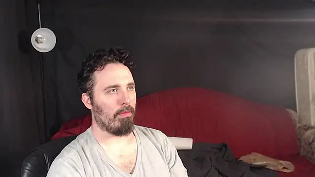 Snapshot of Metalstud chatting on 03-12-25, 01:03 Metalstud online show from 03-12-25, 01:03