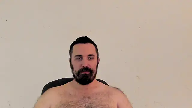 Snapshot of Metalstud chatting on 09-26-25, 03:32 Metalstud online show from 09-26-25, 03:32