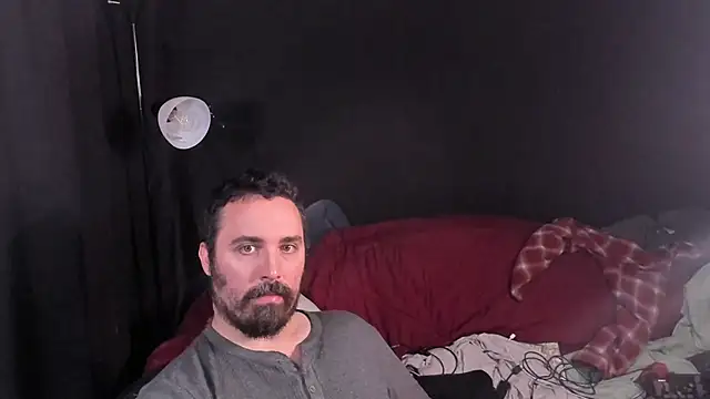 Snapshot of Metalstud chatting on 11-03-25, 03:19 Metalstud online show from 11-03-25, 03:19