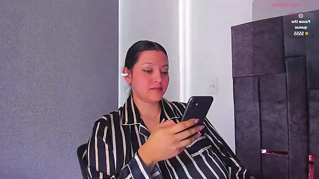 MarcellaGriffin online show from 01-25-25, 04:57