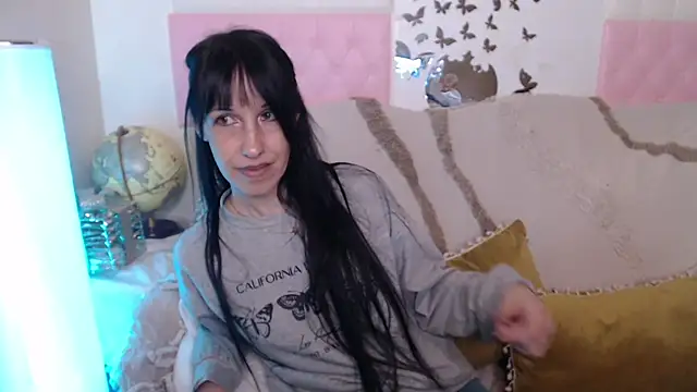 Snapshot of -carla- chatting on 05-04-26, 03:08 -carla- online show from 05-04-26, 03:08