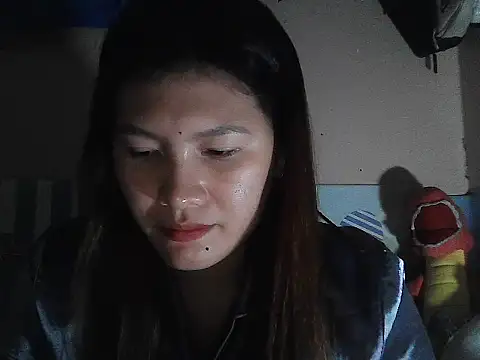 leamorena online show from 12-15-25, 03:38