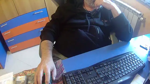 Tango128 online show from 04-19-26, 08:35