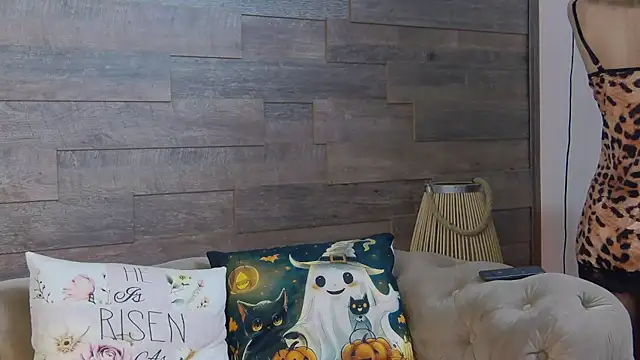 Snapshot of SiennaShapiro chatting on 10-24-25, 07:49 SiennaShapiro online show from 10-24-25, 07:49