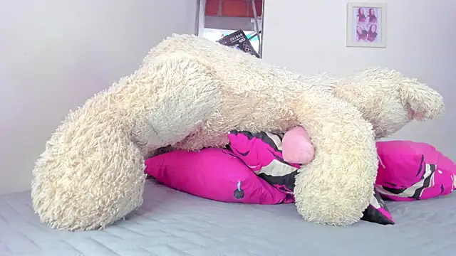 briitany hot online show from 12-17-25, 06:03