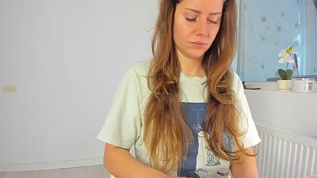 Snapshot of DiamondKay chatting on 02-24-26, 06:22 DiamondKay online show from 02-24-26, 06:22