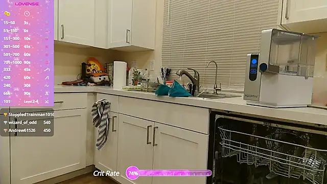 Snapshot of Blondiewithanass chatting on 03-12-25, 10:37 Blondiewithanass online show from 03-12-25, 10:37