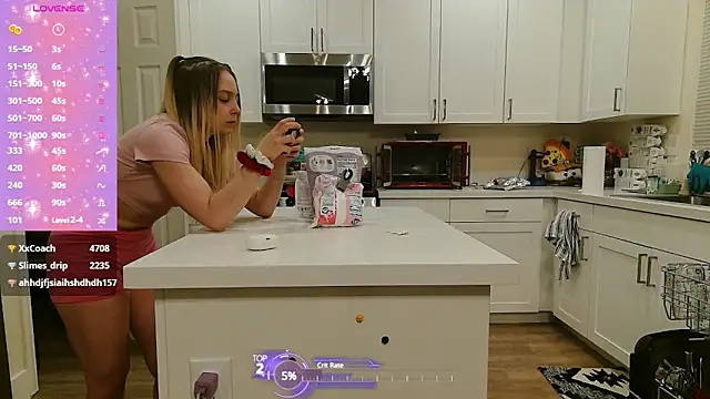 Snapshot of Blondiewithanass chatting on 03-22-25, 09:02 Blondiewithanass online show from 03-22-25, 09:02